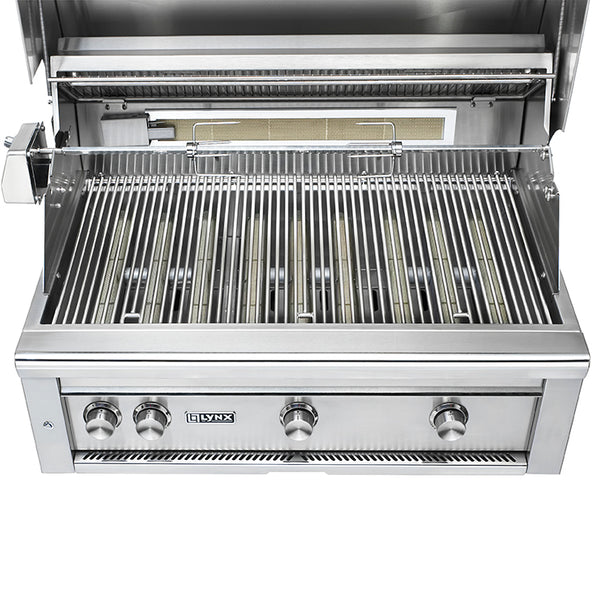 LYNX PROFESSIONAL BUILT-IN GRILL - TRIDENT BURNERS, FLAMETRAK AND ROTISSERIE